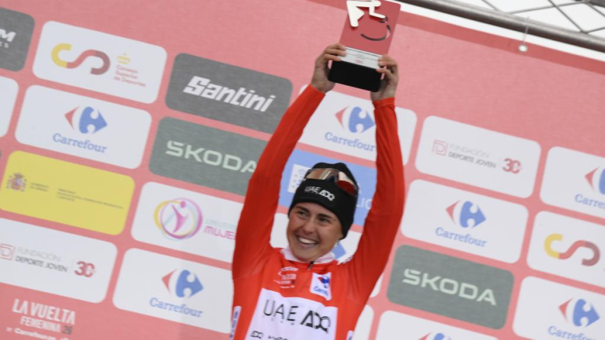 Cambios en la UCI para el 2027: GPS, maillot para el mejor mexicano y nueva fecha para La Vuelta Femenina