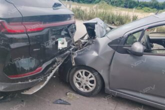 Caos vial en Puerto Vallarta por impactante choque por alcance