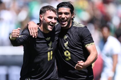Dos delanteros mexicanos en busca de una nueva oportunidad esta temporada