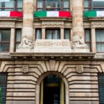El banco central mantiene las tasas de interés estables mientras el peso se desliza hacia su peor semana desde marzo