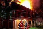 Incendio arrasador desatado por un rayo en Bugambilias, salón de eventos