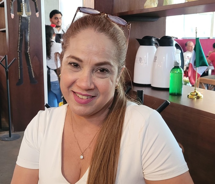 Jacqueline Cisneros mantiene viva la memoria de los pescadores desaparecidos hace 31 años en el huracán Ismael.