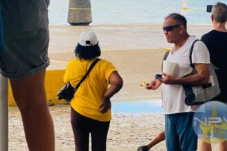 Actividad comercial informal en el corazón de Puerto Vallarta: la urgencia económica impulsa el comercio ambulante