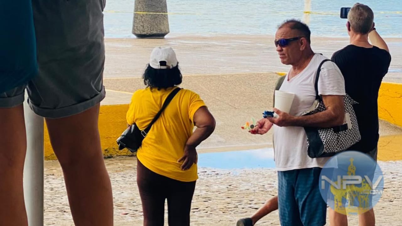 Actividad comercial informal en el corazón de Puerto Vallarta: la urgencia económica impulsa el comercio ambulante