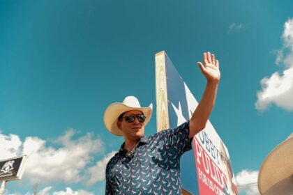 Candidato al Congreso de EE. UU. revela que recibe atención médica en México ante altos costos en el debate de las elecciones intermedias