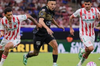 Chivas vence a Necaxa por la mínima para obtener una victoria poco destacada