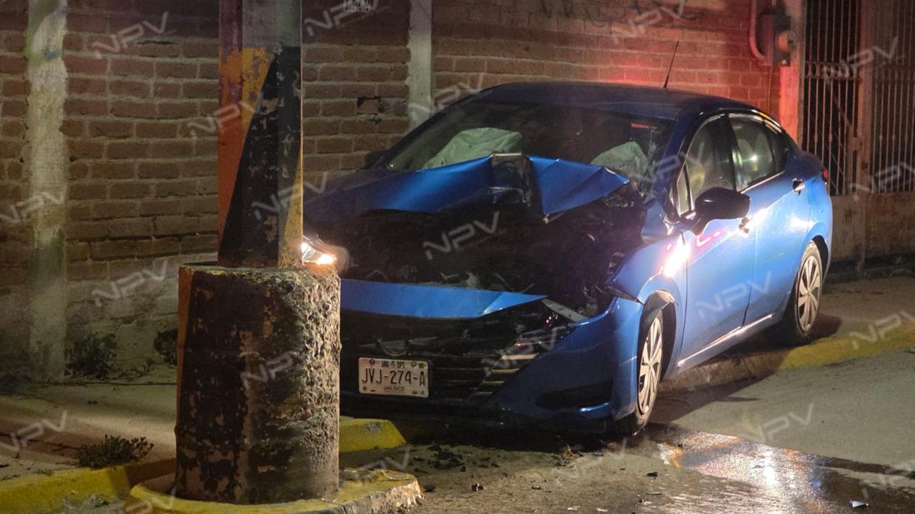 Chofer de Uber choca contra un poste al esquivar a un perro en La Floresta