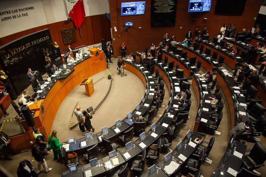 El Senado Mexicano aprueba ley para limitar y en ocasiones prohibir los pagos en efectivo