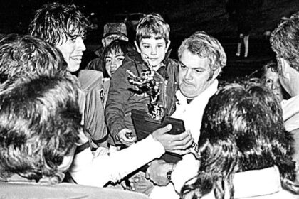 Entrenador de fútbol recordado por llevar a los Diablos a su único título estatal en 1979