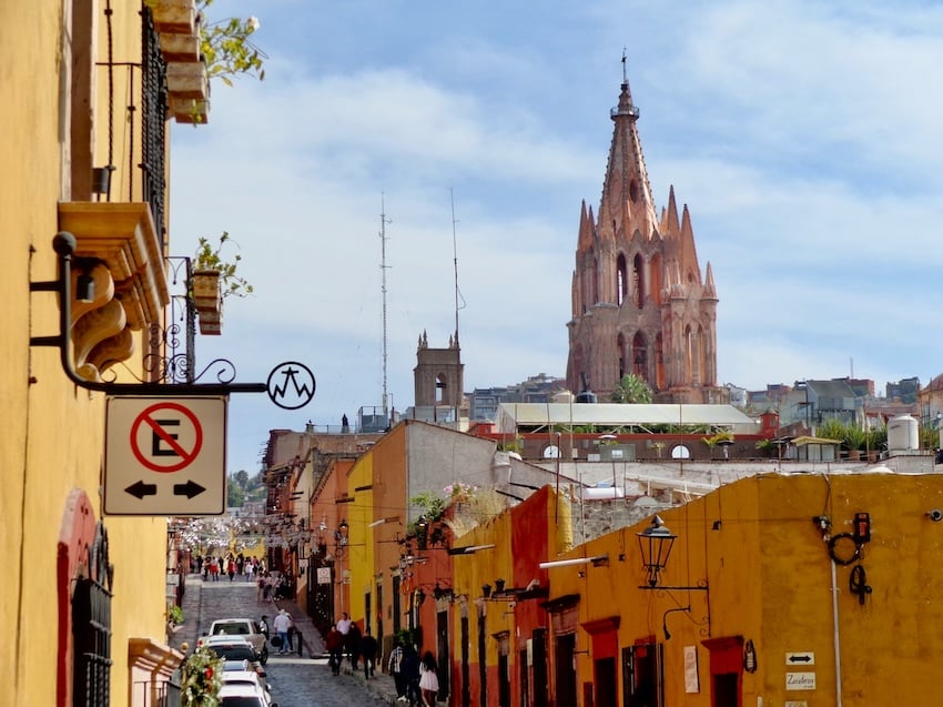 Foro Nuevo de MND Local San Miguel de Allende: Ayuda a migrantes y reconocimientos locales
