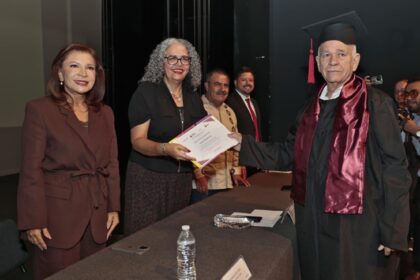Graciela Domínguez otorga diplomas educativos a 545 personas de Sinaloa