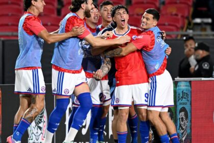 México vuelve a la crisis tras perder contra Chile en un final desastroso de la gira amistosa de la FIFA.