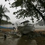 Resumen semanal de México: Polémica por academia policial no autorizada desata disputa de seguridad con EE. UU. mientras amenaza de triple tormenta mantiene en alerta las costas
